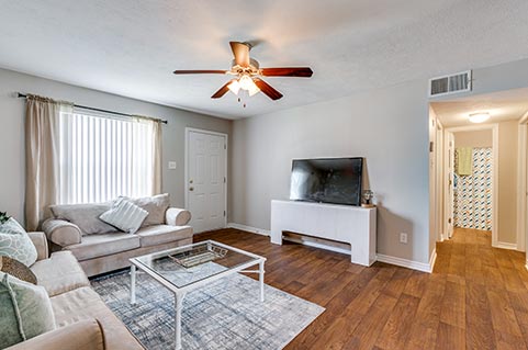 Apartments with amenities in Northside Houston, TX