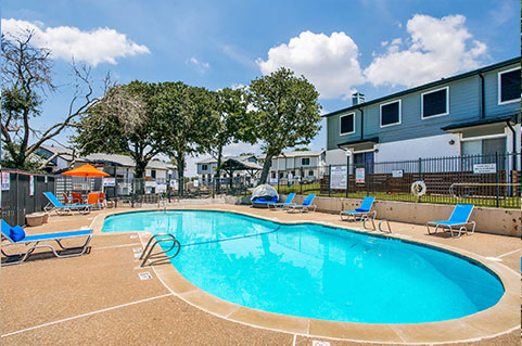 Apartments with Amenities in Bedford, TX