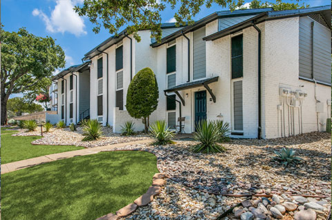 Apartments in Bedford, TX.